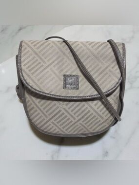 Givenchy Saddle Vintage Crossbody Bag Tan Color in good condition